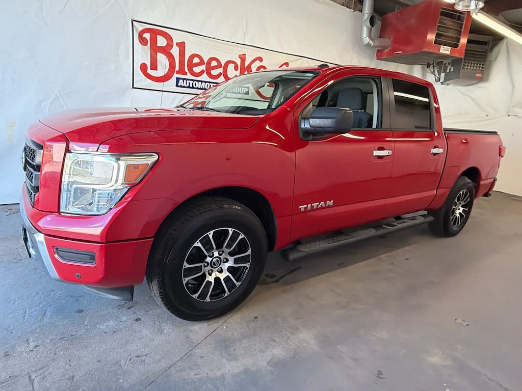 Used 2021 Nissan Titan SV Truck Crew Cab