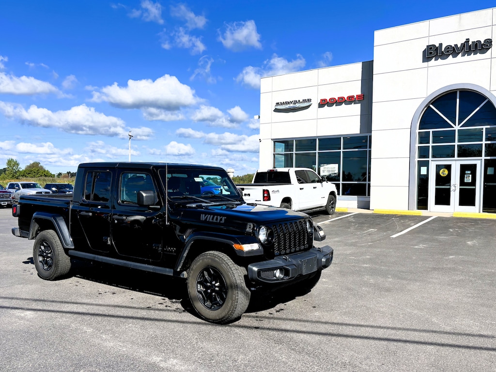 Used 2023 Jeep Gladiator WILLYS 4X4 SUV