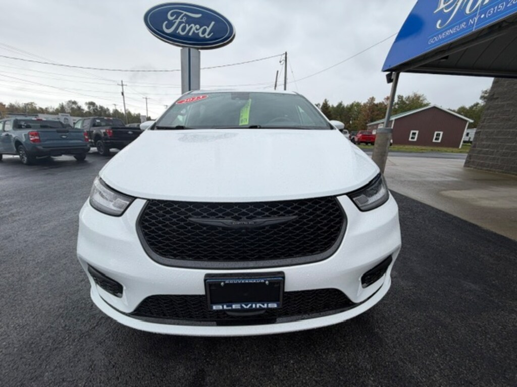Used 2023 Chrysler Pacifica Plug-In Hybrid Touring L Passenger Van