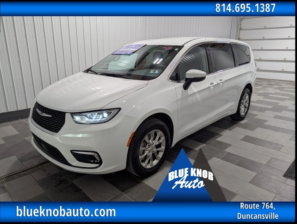 Used 2023 Chrysler Pacifica Touring L Minivan/Van