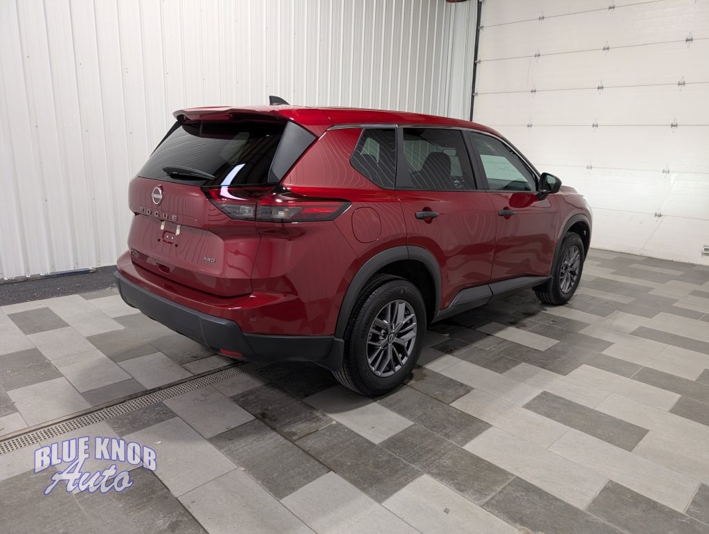 Used 2024 Nissan Rogue S SUV