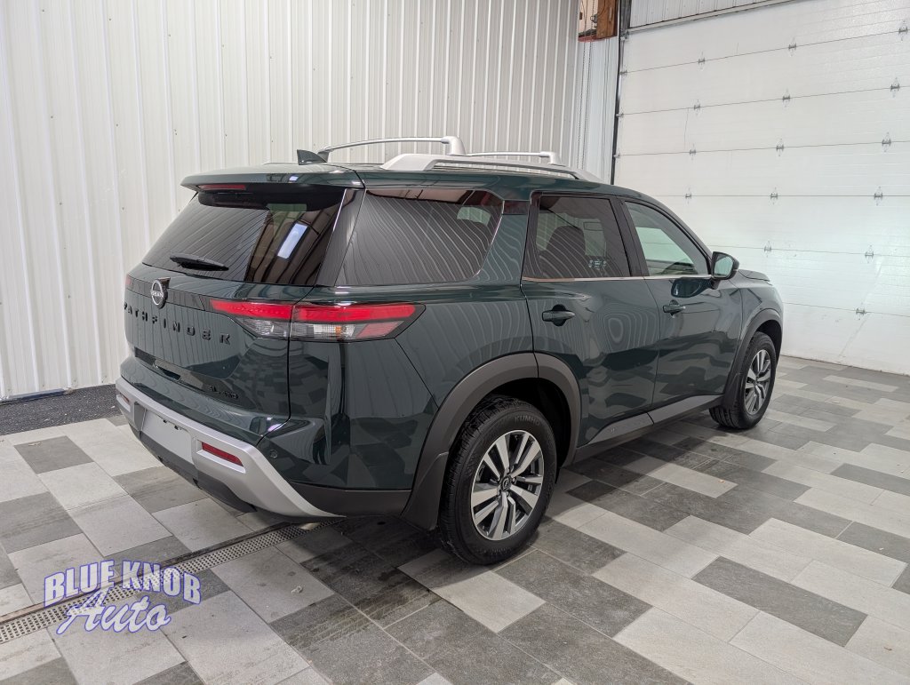 Used 2025 Nissan Pathfinder SL SUV