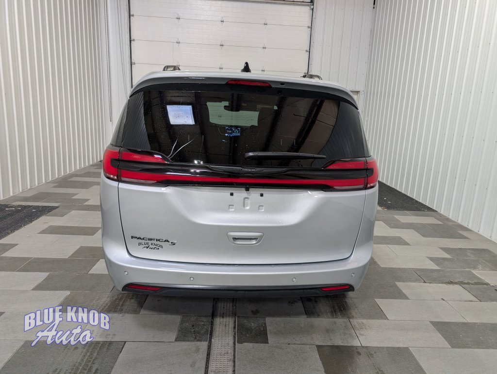 Used 2026 Chrysler Pacifica Select Minivan/Van