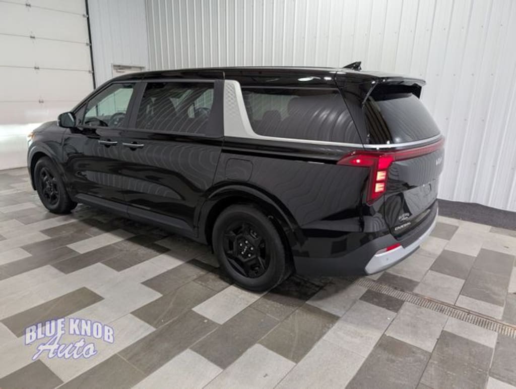 Used 2026 Kia Carnival LXS Minivan/Van