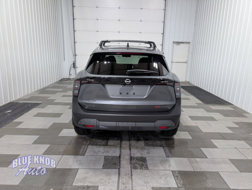 Used 2026 Nissan Kicks SR SUV