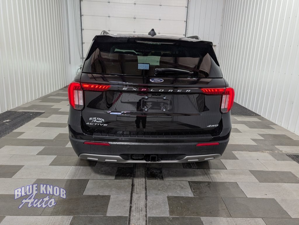 Used 2025 Ford Explorer Active SUV