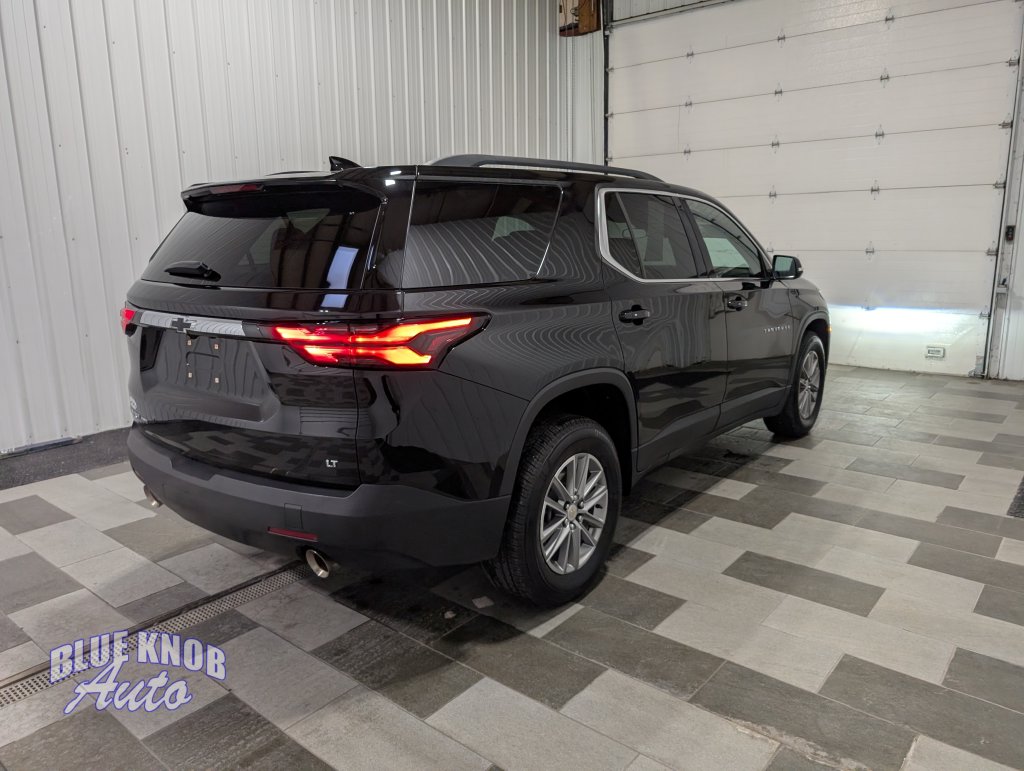 Used 2023 Chevrolet Traverse LT SUV
