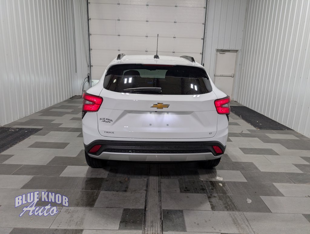 Used 2025 Chevrolet Trax LT SUV