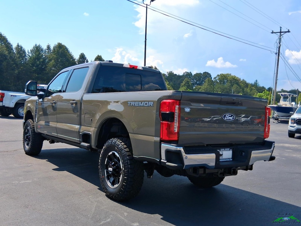 New 2027 Ford Super Duty F-250 SRW LARIAT 4WD Crew Cab 6.75 Box TREMOR PACKAGE Crew Cab Pickup