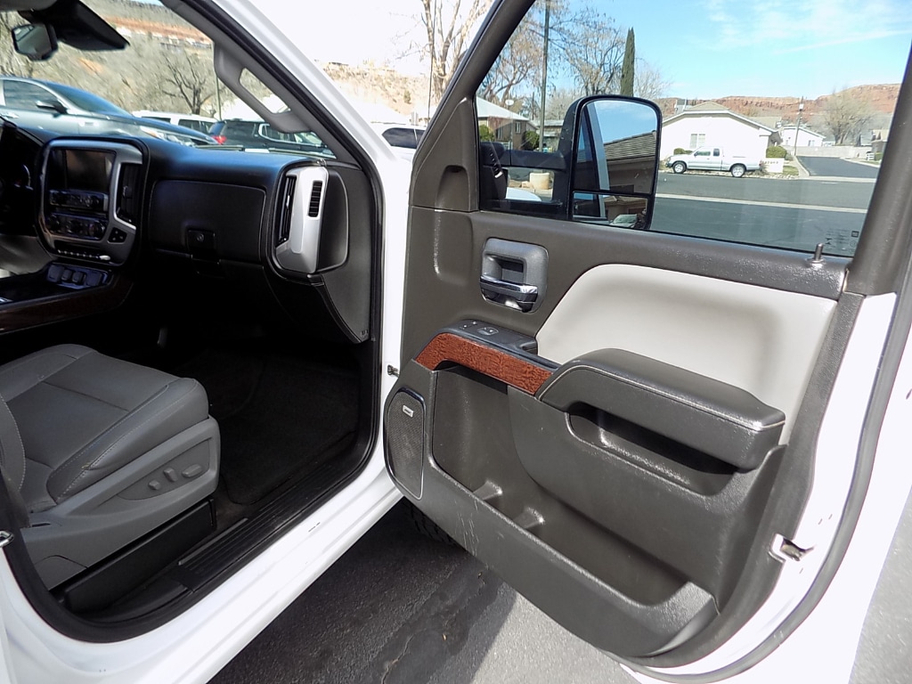 2015 GMC Sierra 2500HD SLT - Photo 17