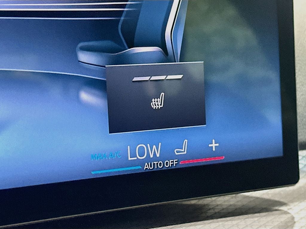 2026 BMW 3 Series 330i - Photo 21