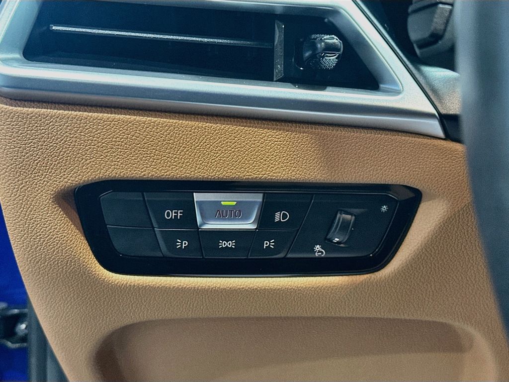 2026 BMW 3 Series 330i - Photo 10