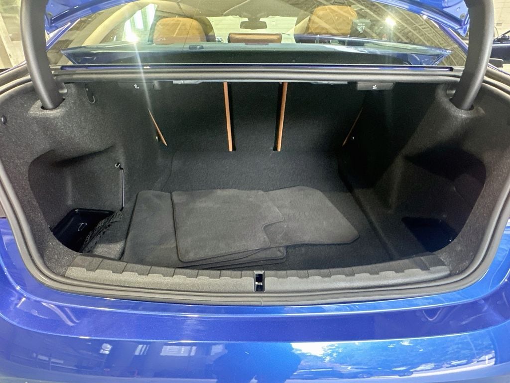 2026 BMW 3 Series 330i - Photo 28