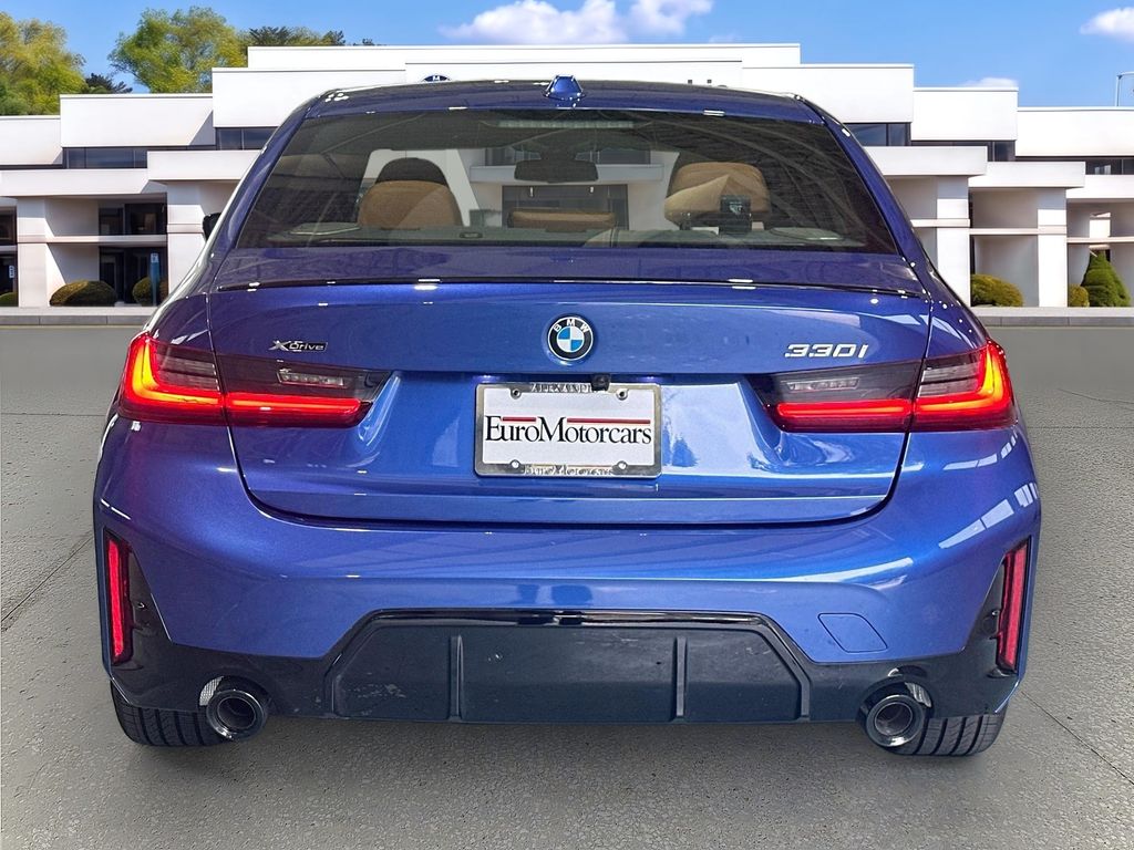 2026 BMW 3 Series 330i - Photo 6