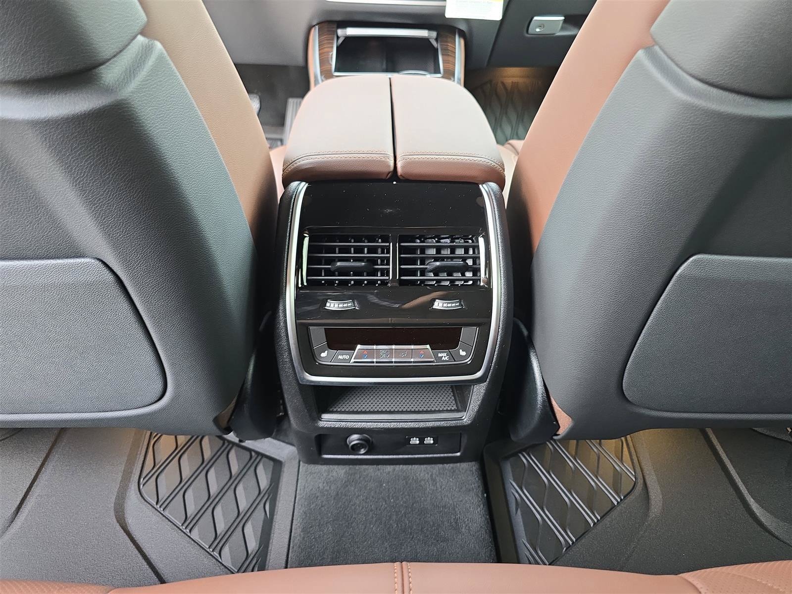 2026 BMW X5 50e - Photo 18