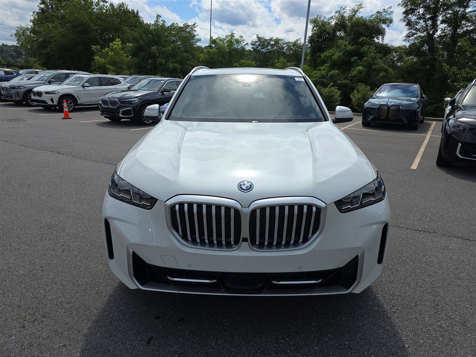 2026 BMW X5 50e - Photo 8