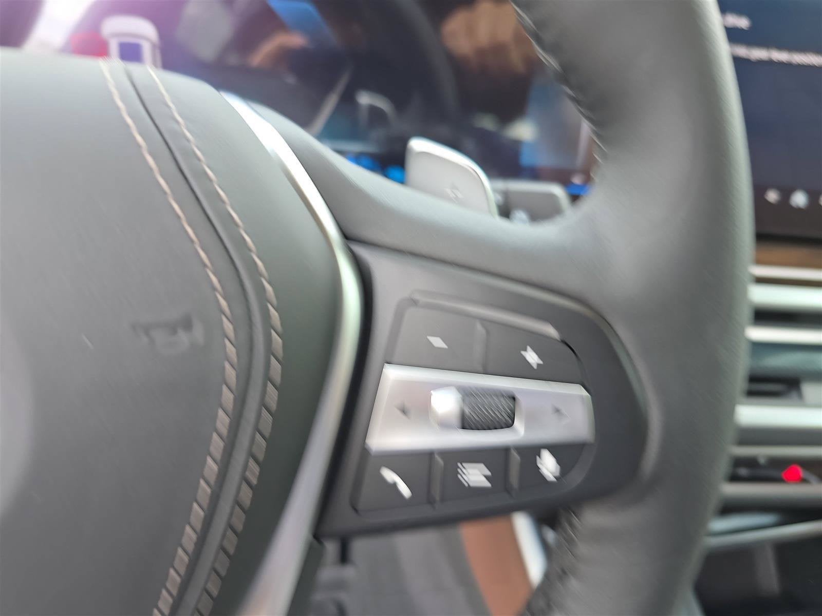 2026 BMW X5 50e - Photo 33