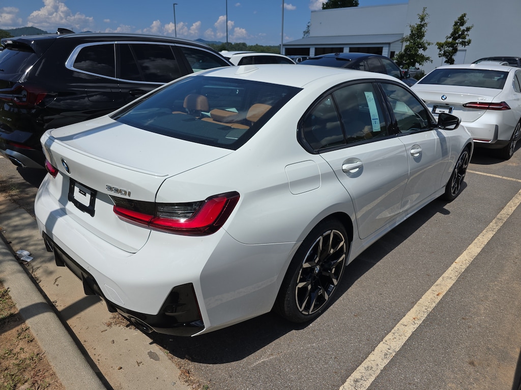 New 2026 BMW 330i Sedan
