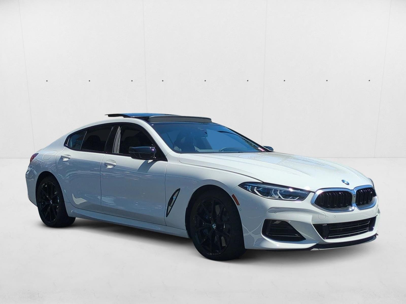 2026 BMW 8 Series M850i - Photo 7