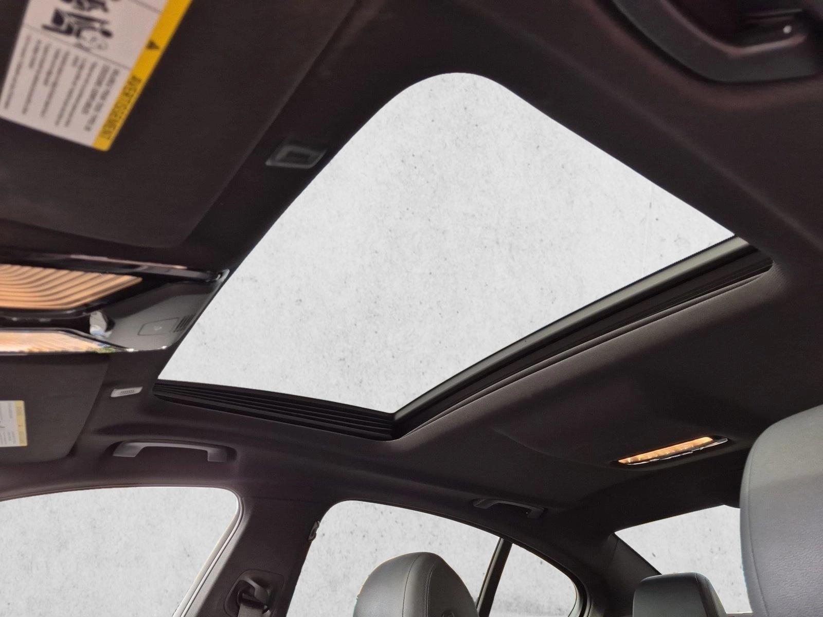 2019 BMW 5 Series 530e - Photo 16