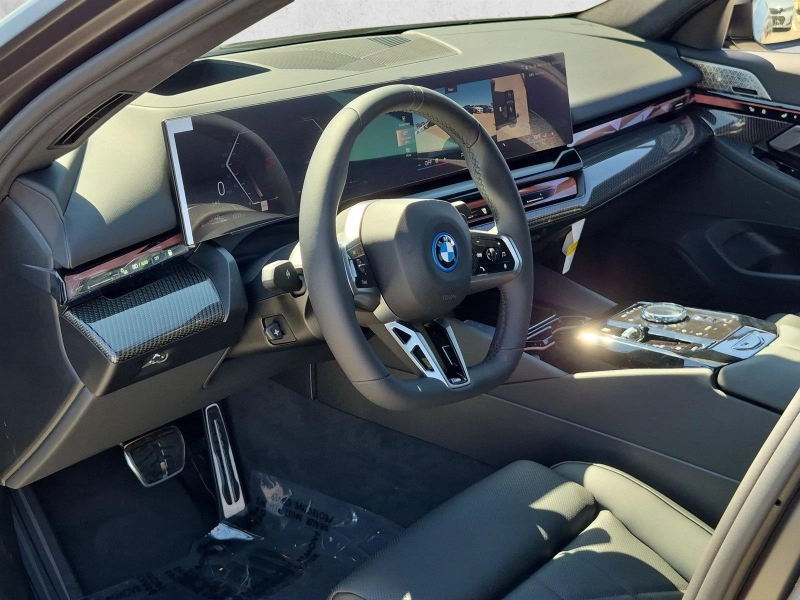 New 2027 BMW 550e xDrive Sedan