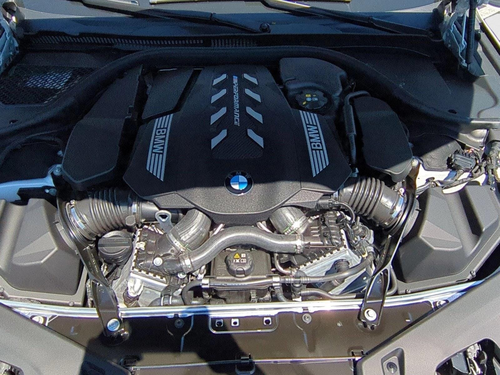 2026 BMW 8 Series M850i - Photo 15