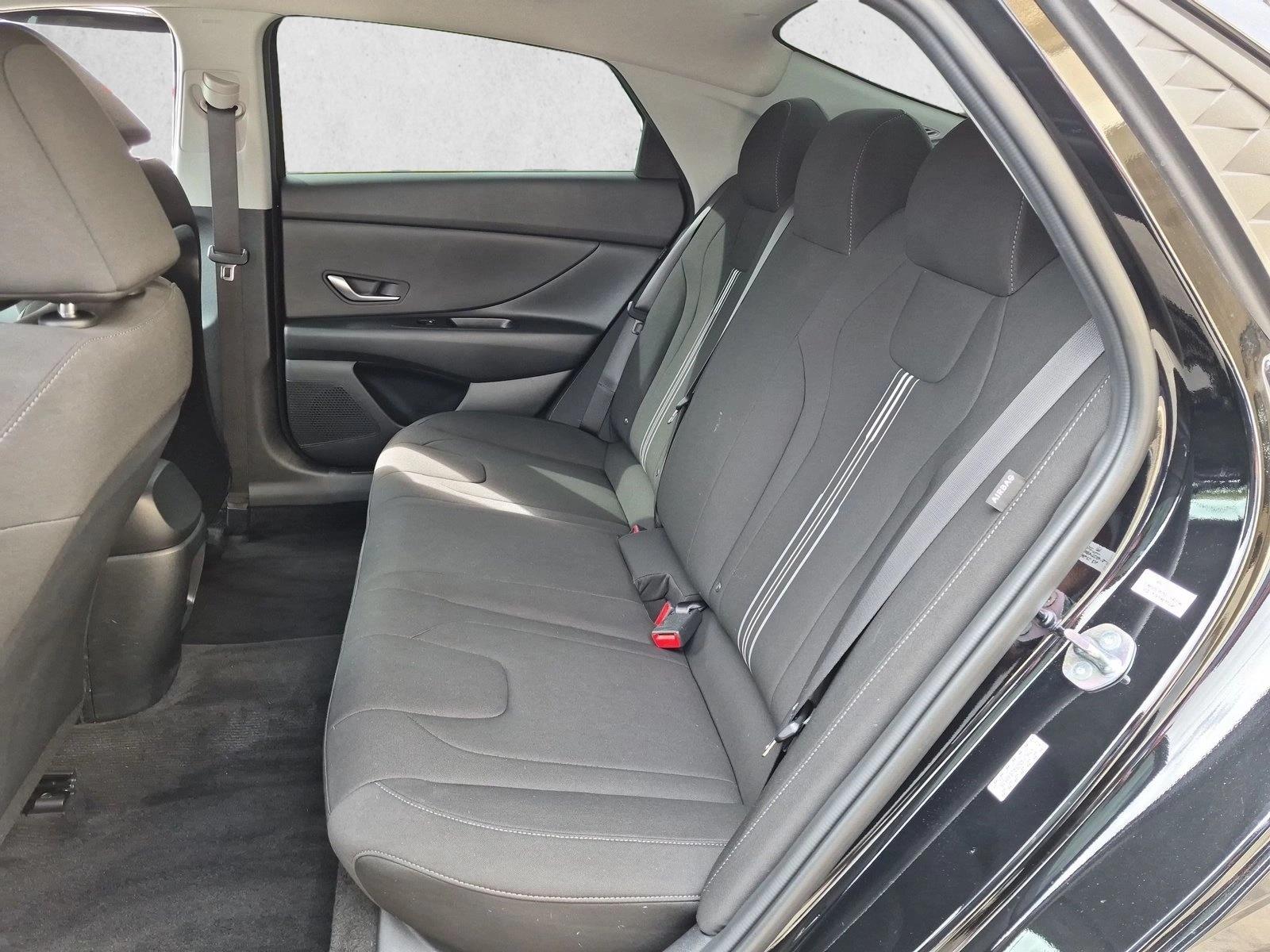 2024 Hyundai Elantra SEL - Photo 18