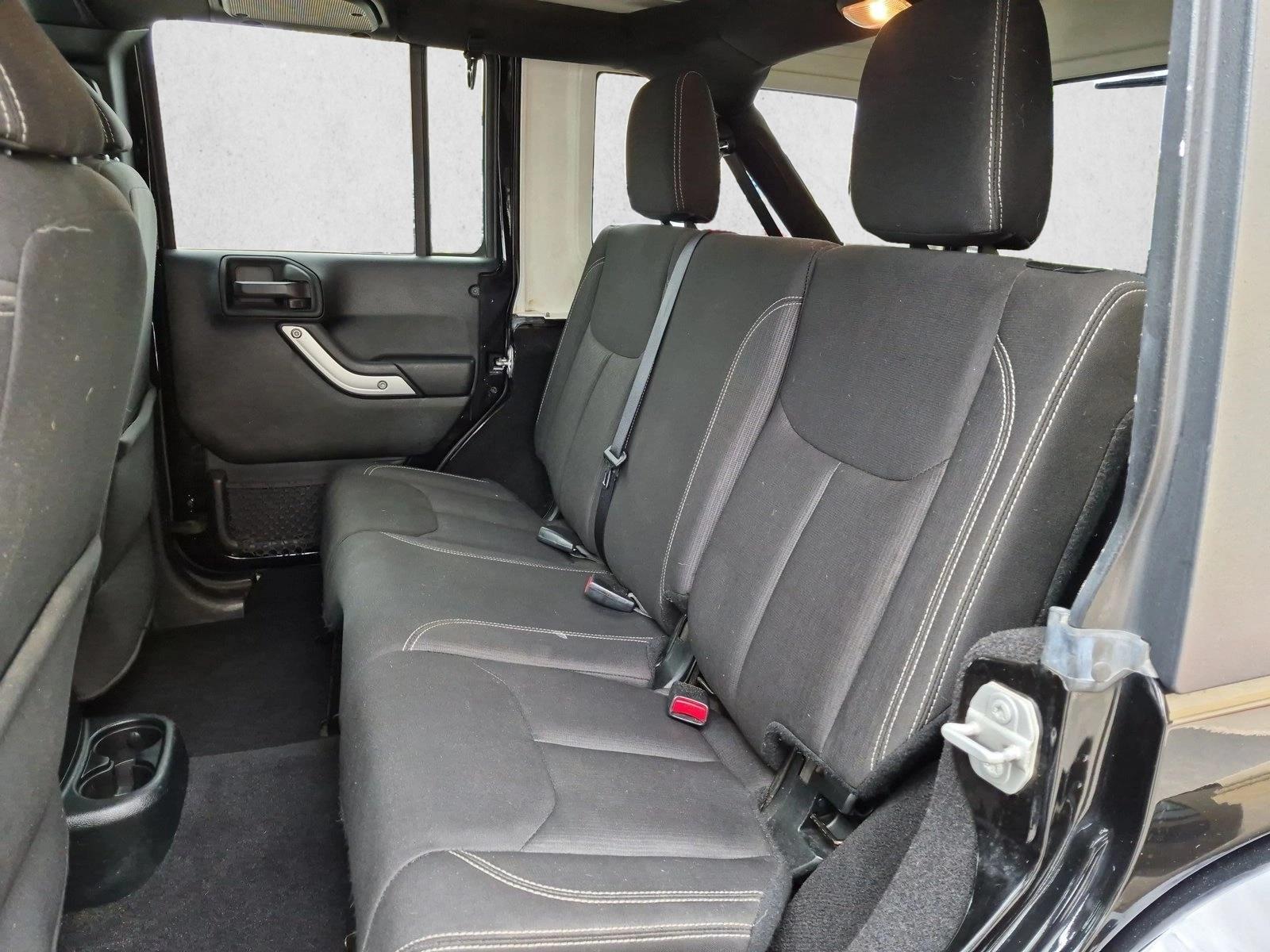 2018 Jeep Wrangler JK Unlimited Sahara - Photo 17