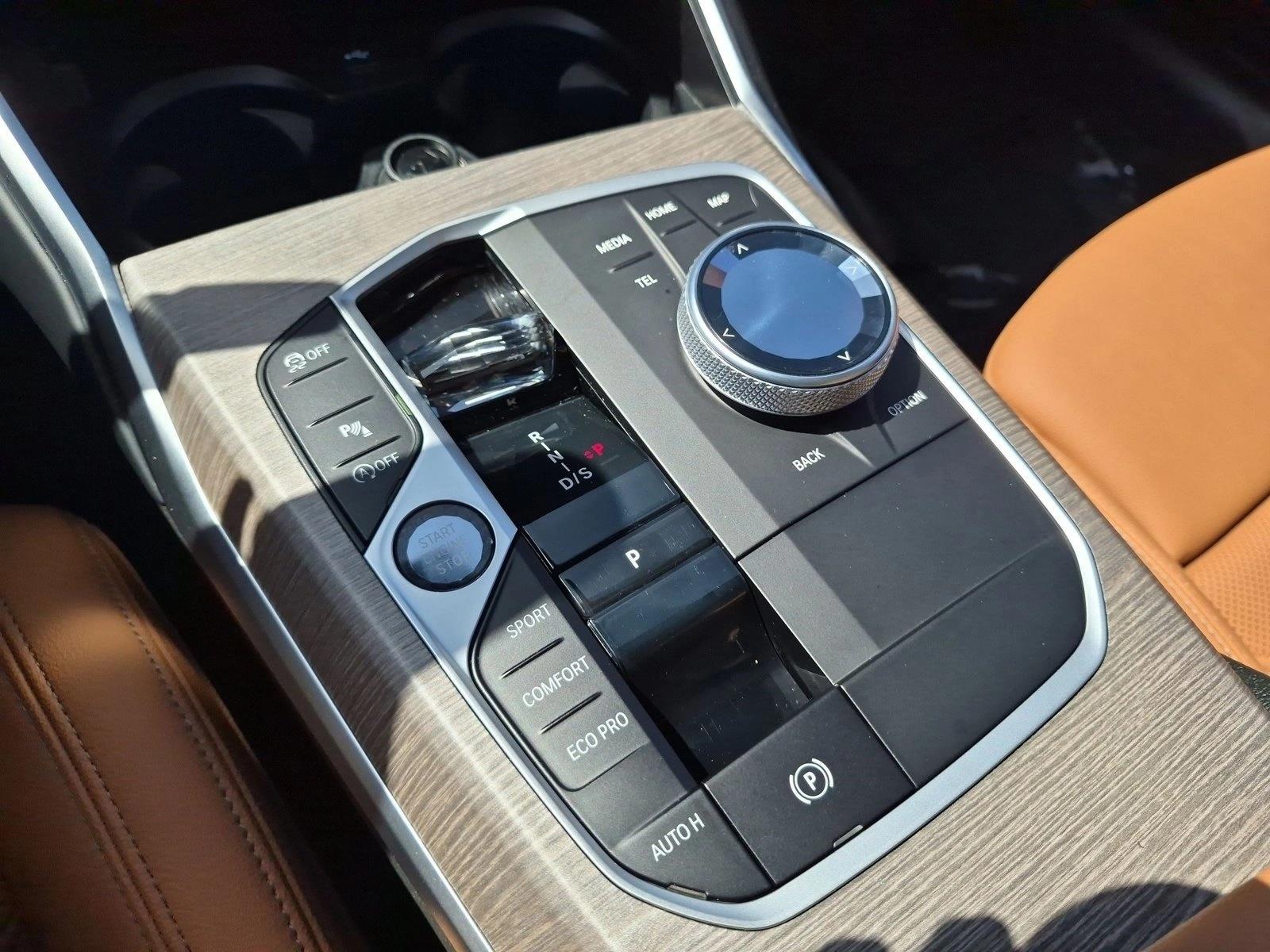 2026 BMW 3 Series 330i - Photo 12