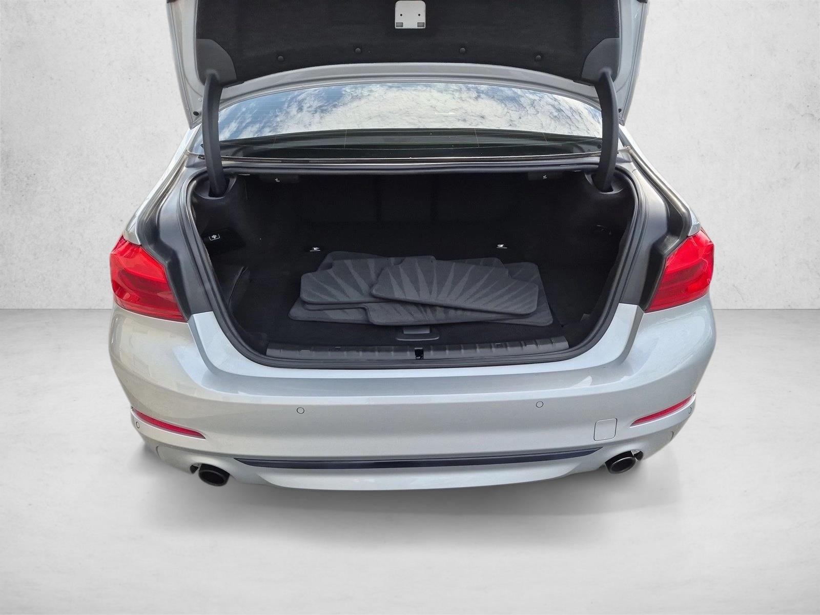 2019 BMW 5 Series 530e - Photo 6