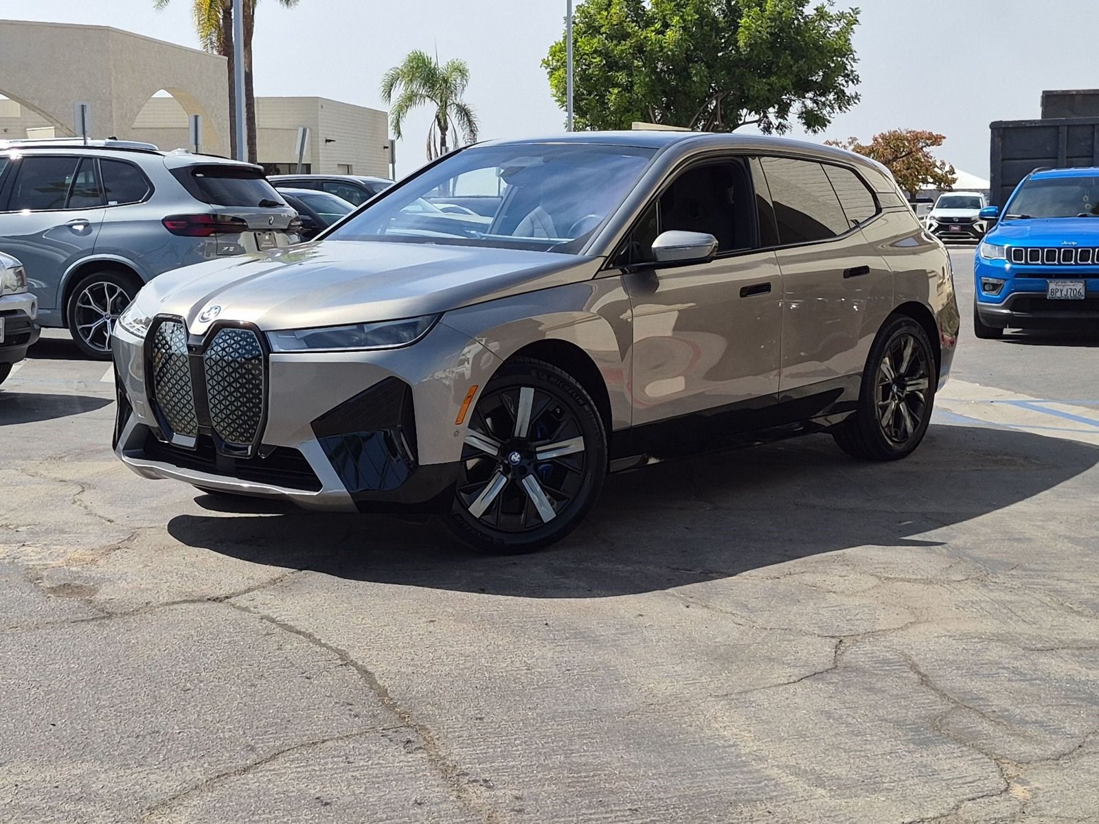  BMW iX