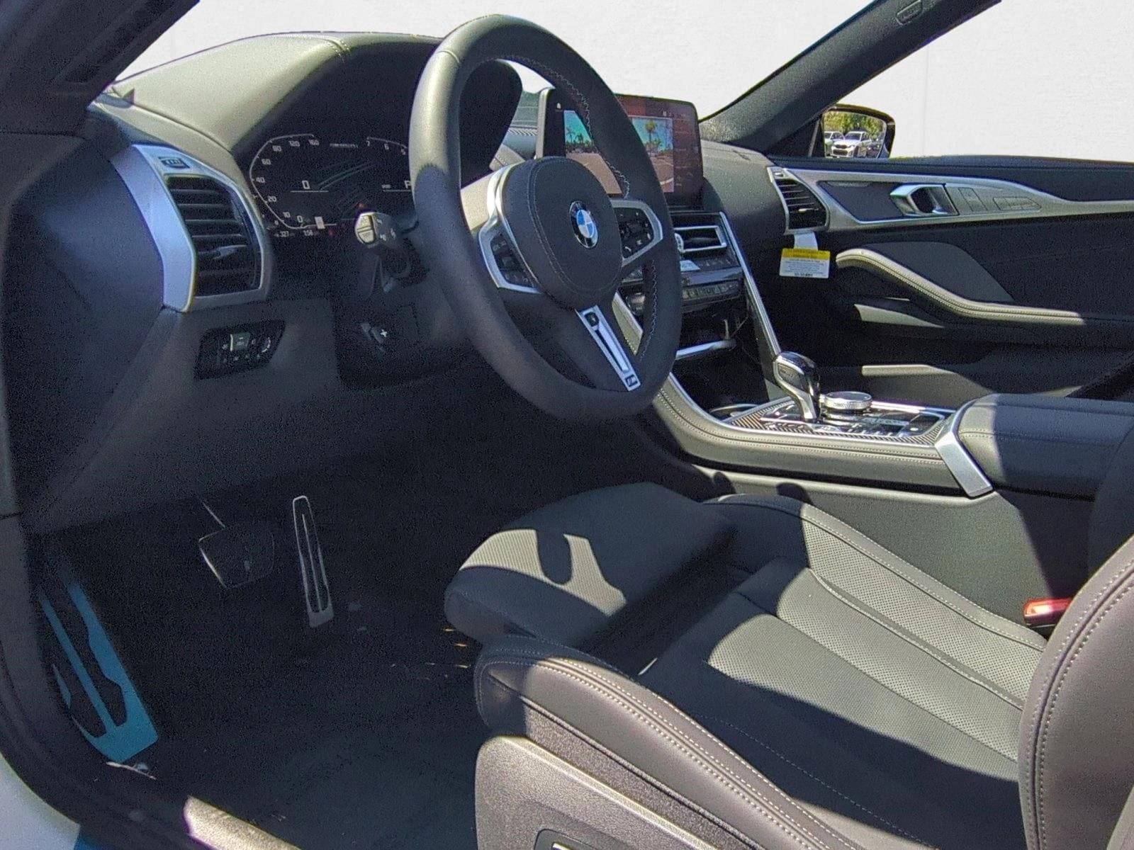 2026 BMW 8 Series M850i - Photo 10