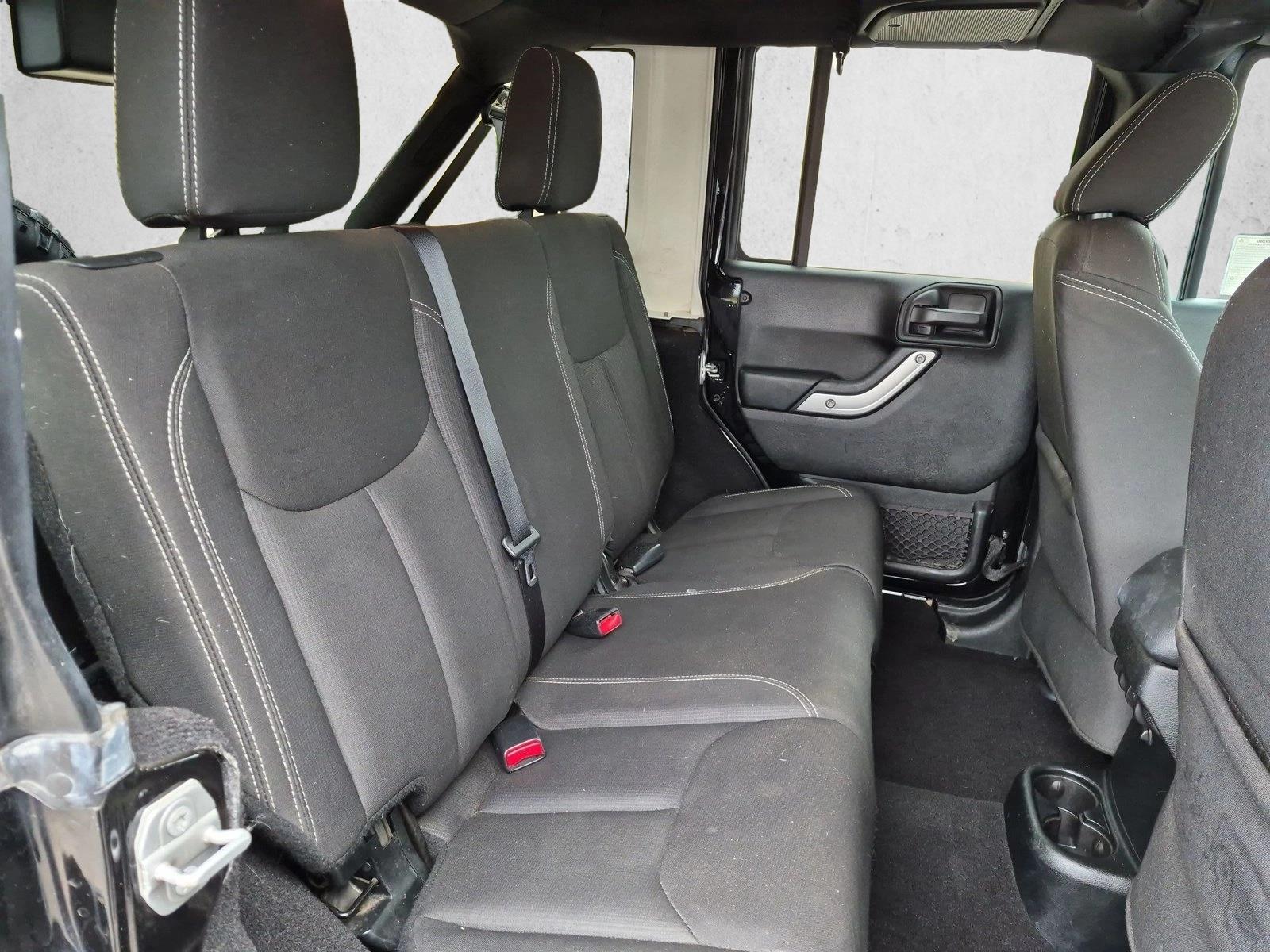 2018 Jeep Wrangler JK Unlimited Sahara - Photo 18