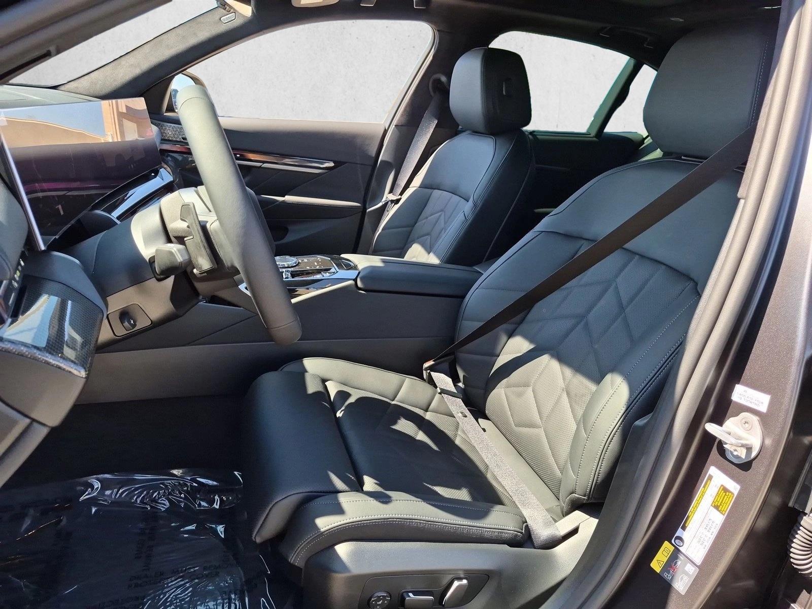 New 2027 BMW 550e xDrive Sedan