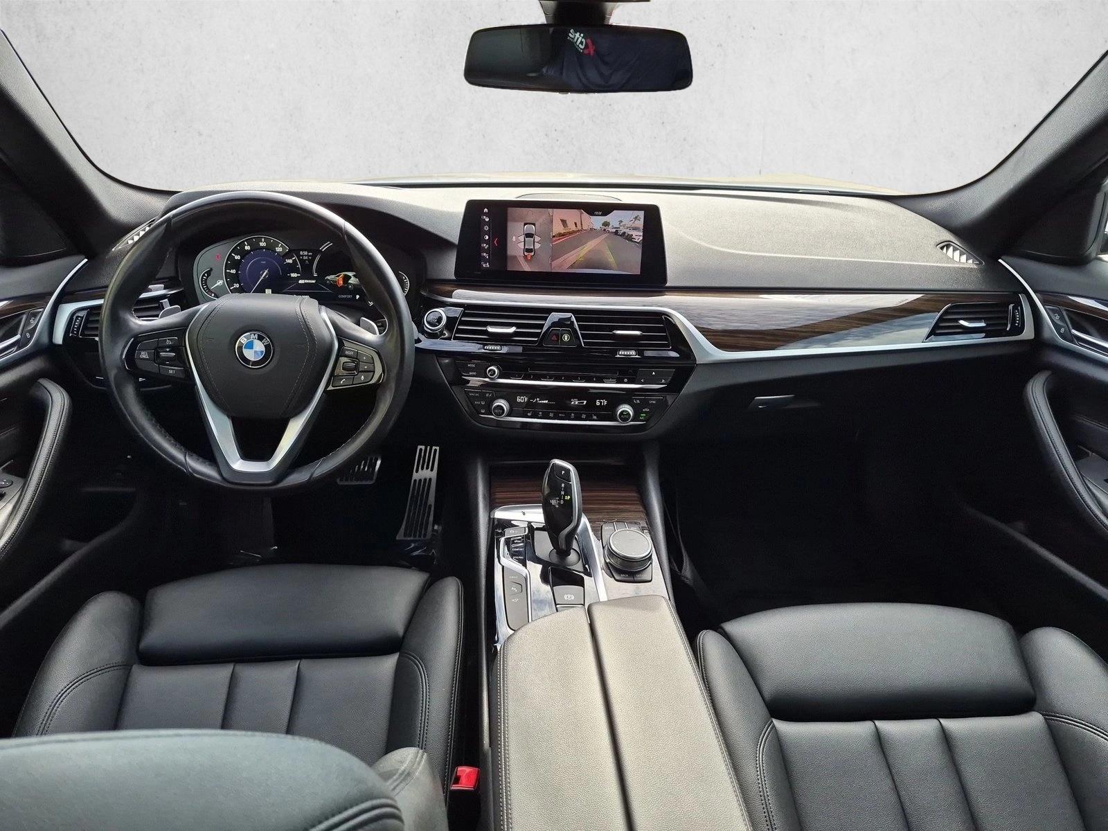 2019 BMW 5 Series 530e - Photo 19