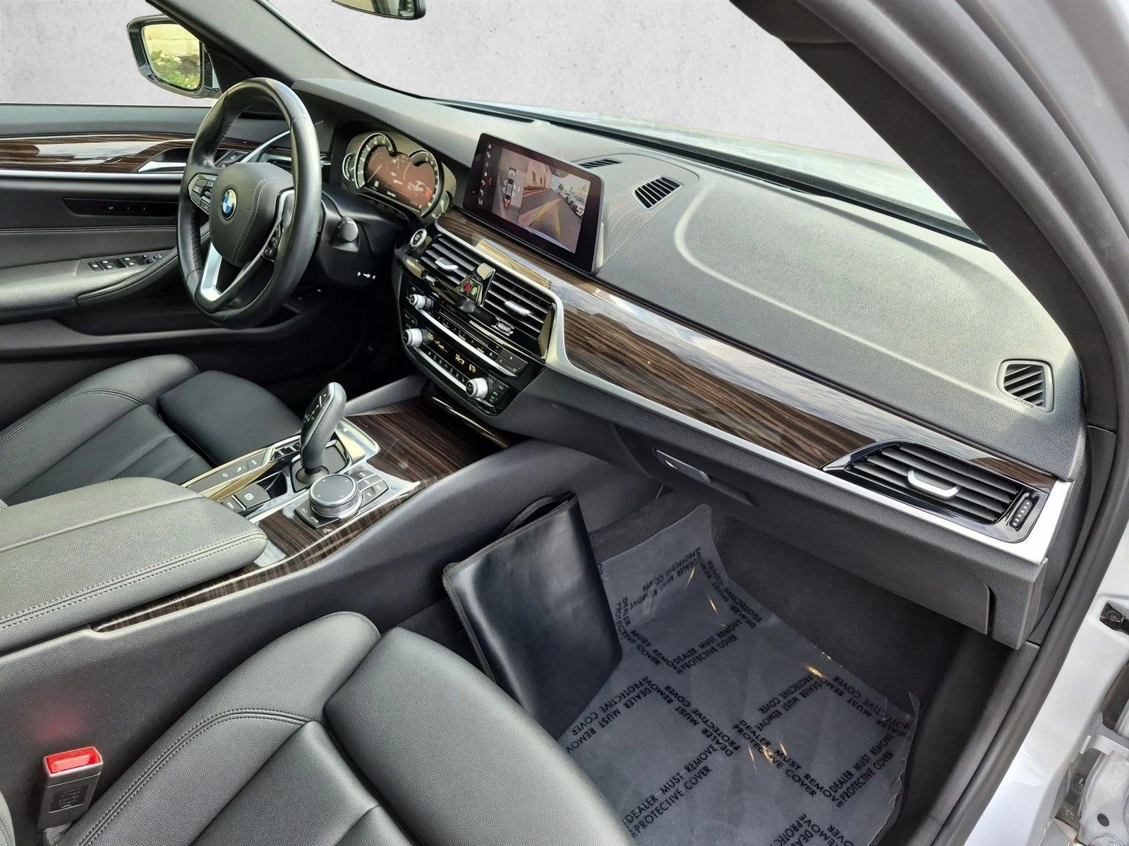 2019 BMW 5 Series 530e - Photo 23