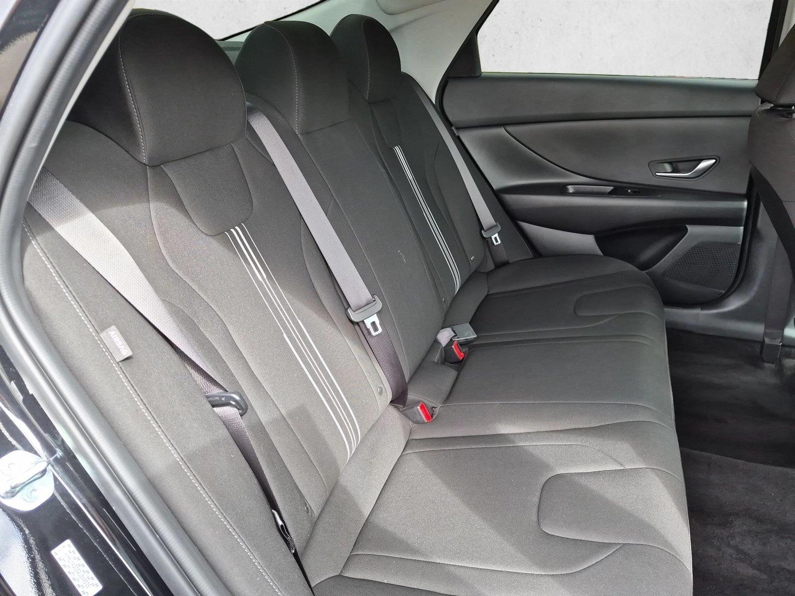 2024 Hyundai Elantra SEL - Photo 19