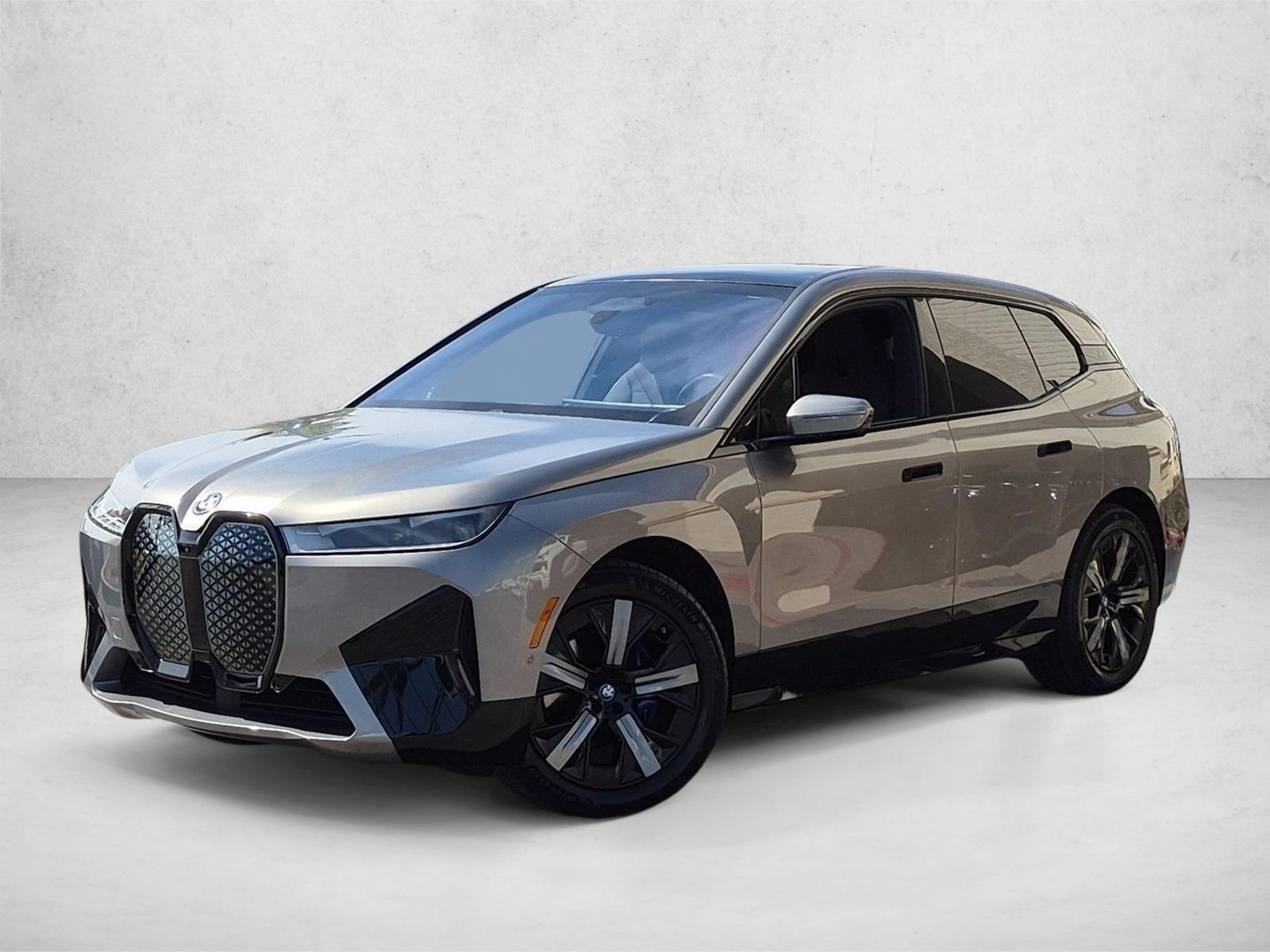  BMW iX