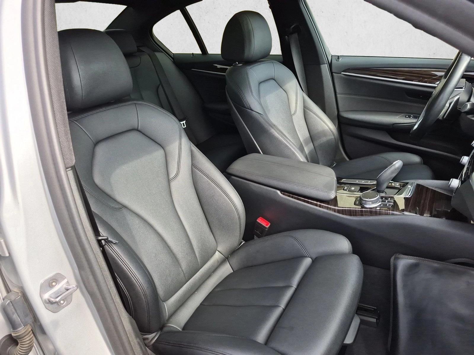 2019 BMW 5 Series 530e - Photo 22