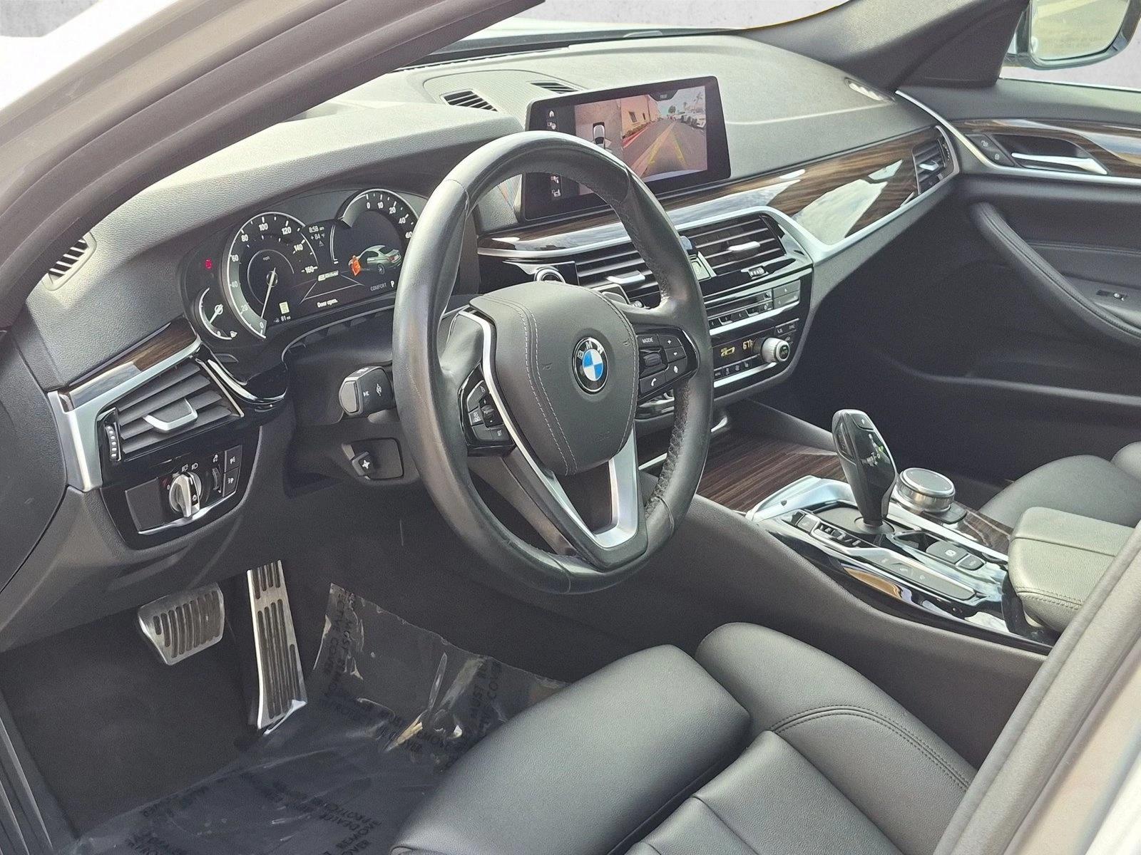 2019 BMW 5 Series 530e - Photo 10