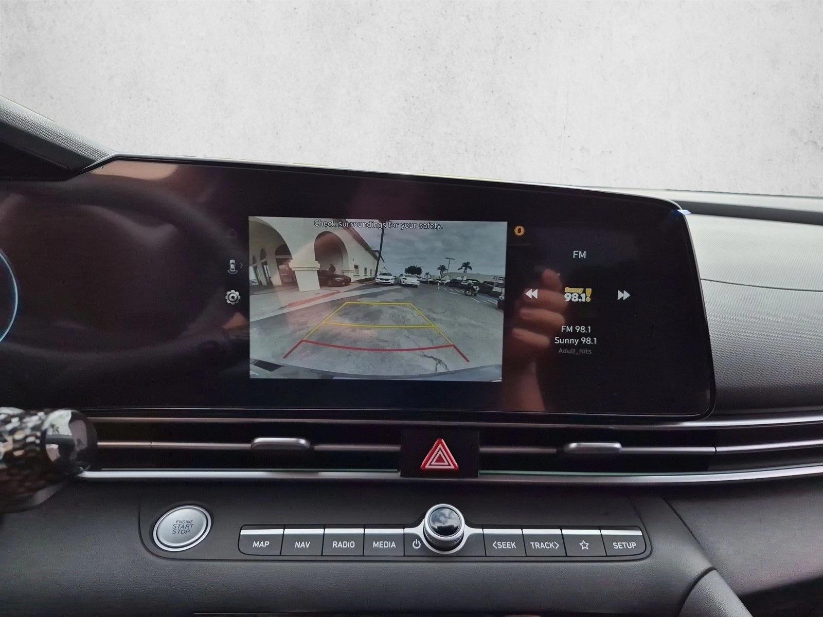 2024 Hyundai Elantra SEL - Photo 14