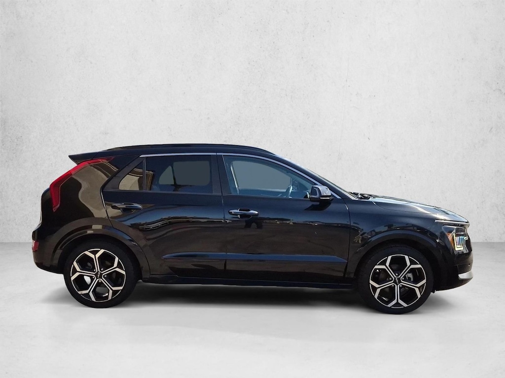 Used 2023 Kia Niro SX Sport Utility