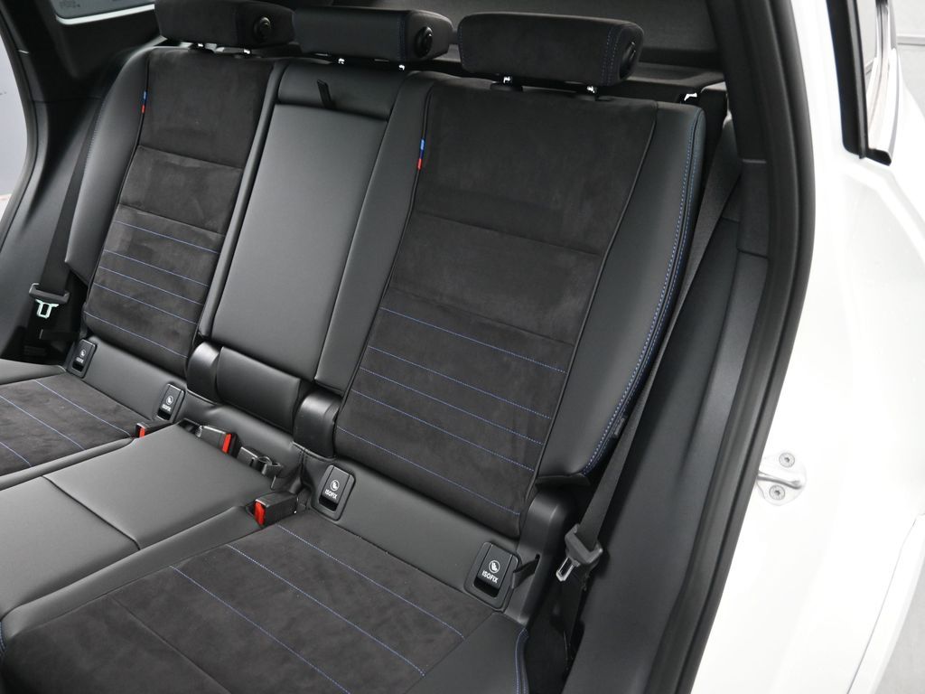 2026 BMW X1 M35i - Photo 37