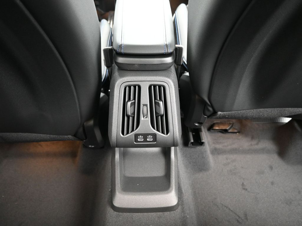 2026 BMW X1 M35i - Photo 38