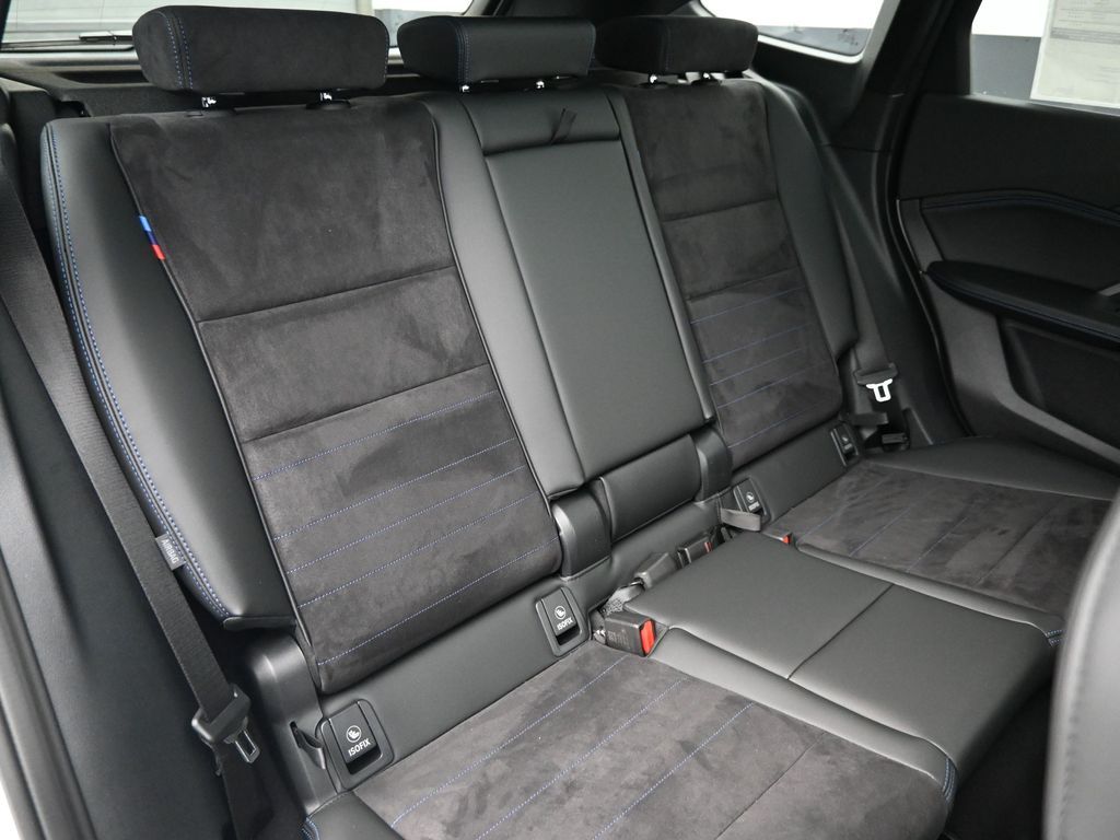2026 BMW X1 M35i - Photo 31