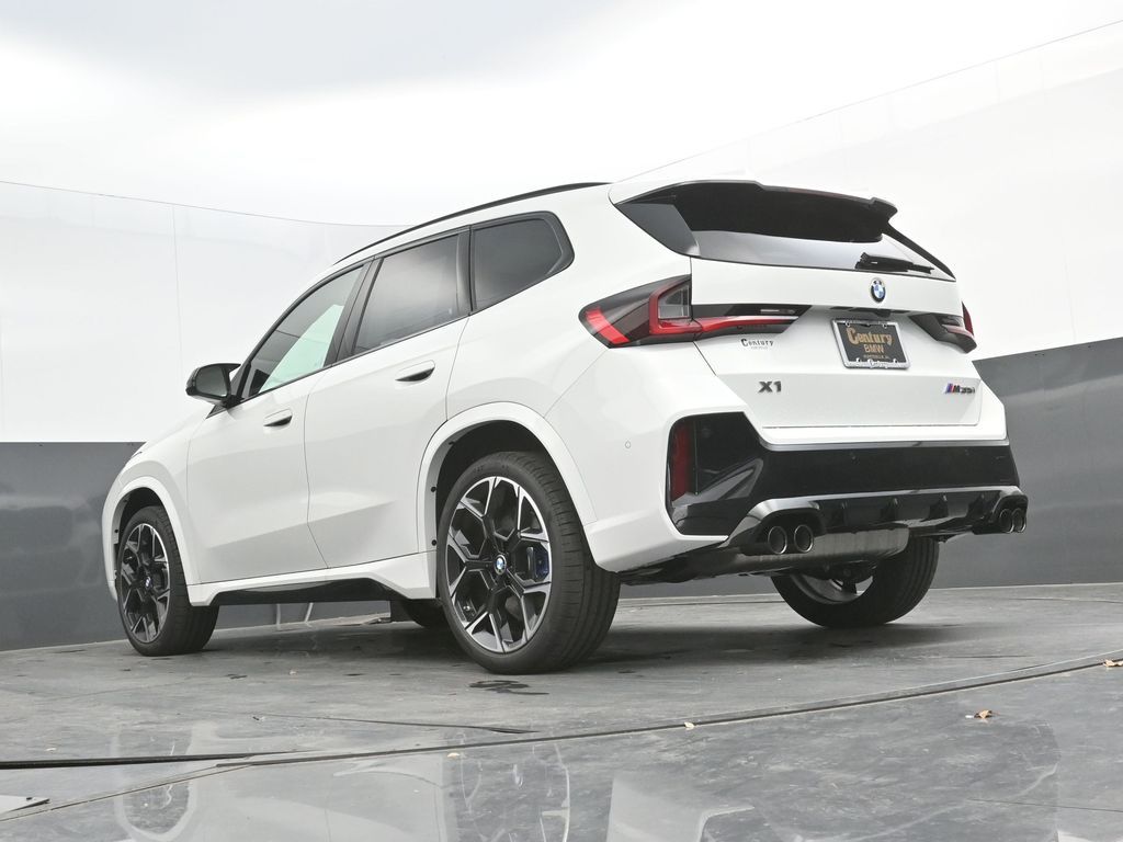 2026 BMW X1 M35i - Photo 48