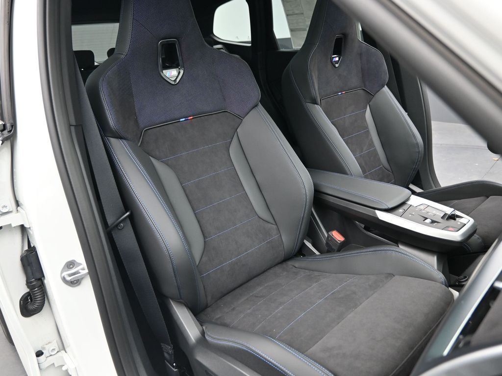 2026 BMW X1 M35i - Photo 27