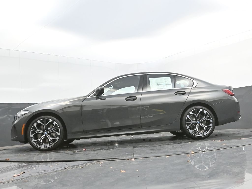 2026 BMW 3 Series 330i - Photo 37