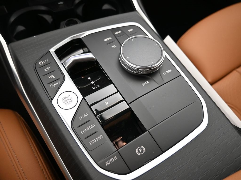 2026 BMW 3 Series 330i - Photo 16