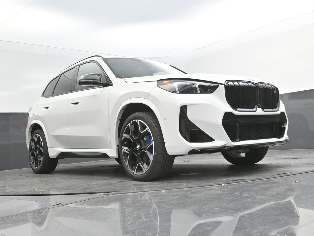 2026 BMW X1 M35i - Photo 52